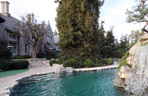 (FILES) A view of the Playboy Mansion in this January 11, 2007, file photo in Beverly Hills. The Playboy Mansion is up for sale for $200 million, US media said on January 9, 2016. Home of Playboy magazine founder Hugh Hefner, 89, the notorious building will be listed within the next month, celebrity website TMZ reported. Playboy Enterprises is seeking upwards of $200 million, but TMZ, citing real-estate sources in the area of Holmby Hills -- close to Beverly Hills -- said the mansion is more likely to go for between $80 million and $90 million. Prospective buyers can tour the sprawling property, but one area is off-limits -- Hefner's bedroom, TMZ said. It also said that any sale comes with a major catch -- whoever buys it must give Hefner a life estate, meaning he can continue to live in the mansion until he dies.  AFP PHOTO/GABRIEL BOUYS/FILES / AFP / GABRIEL BOUYS